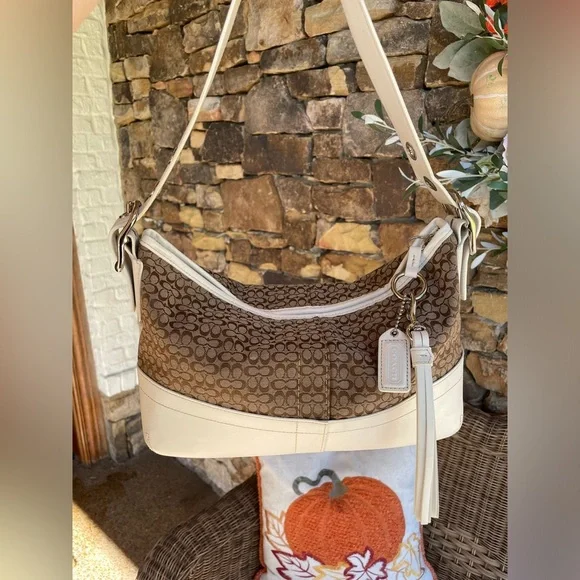 Coach Signature Logo Shoulder Bag | Vintage Y2k - Picture 14 of 15